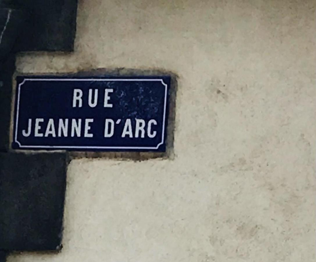 Location F1 Neuf Centre Historique Riom公寓 外观 照片